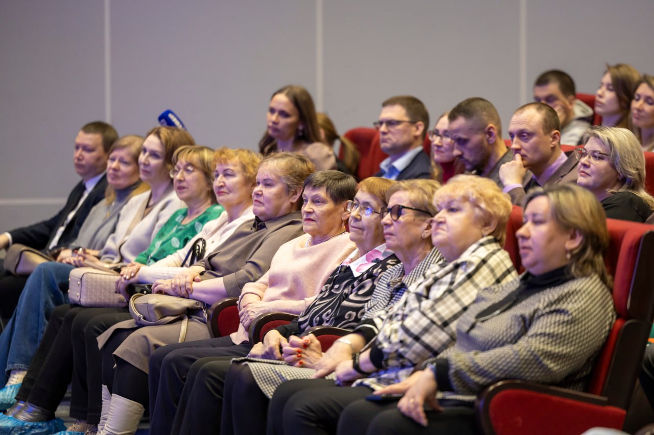 Телеведущая Екатерина Андреева выступила в Нарьян-Маре Телеведущая Екатерина Андреева выступила в Нарьян-Маре