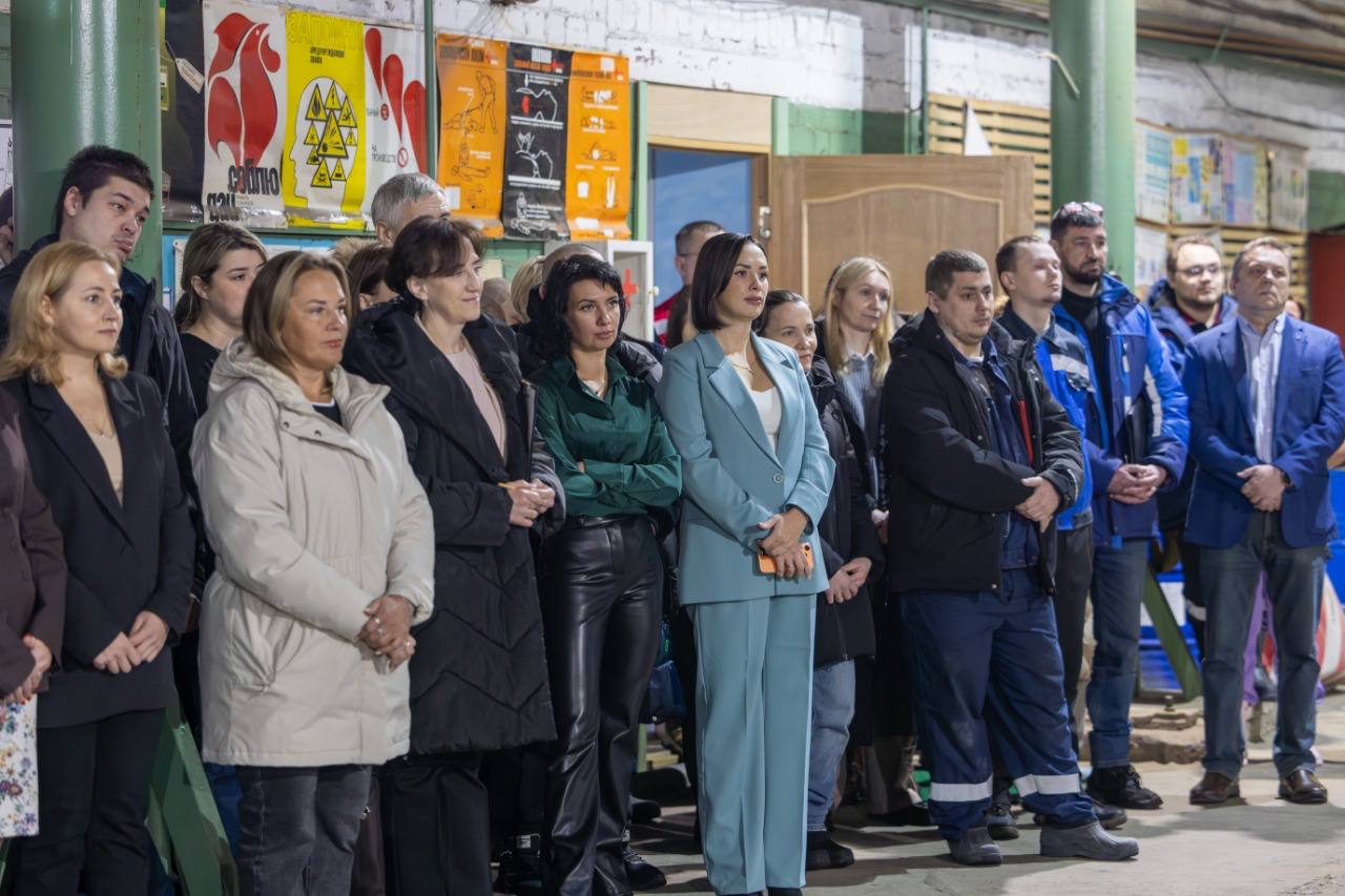 В Нарьян-Маре отметили День работников бытового обслуживания и ЖКХ В Нарьян-Маре отметили День работников бытового обслуживания и ЖКХ