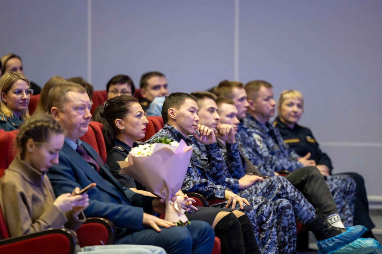 Телеведущая Екатерина Андреева выступила в Нарьян-Маре Телеведущая Екатерина Андреева выступила в Нарьян-Маре