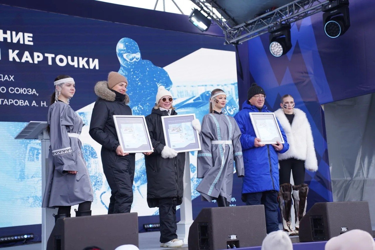 На сцене «Буран-Дня» состоялось гашение почтовой карточки На сцене «Буран-Дня» состоялось гашение почтовой карточки