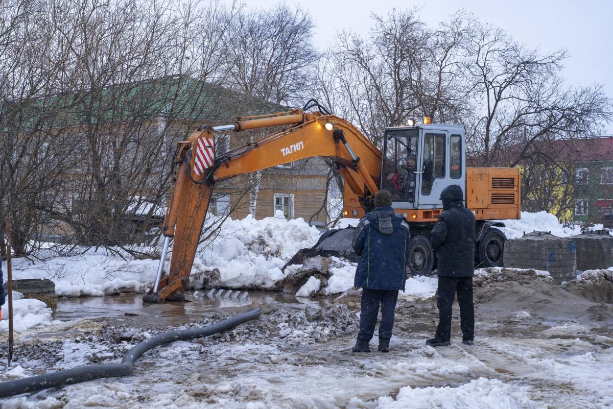 Подвоз воды для домов в центре Нарьян-Мара осуществляется по заявкам через управляющую компанию