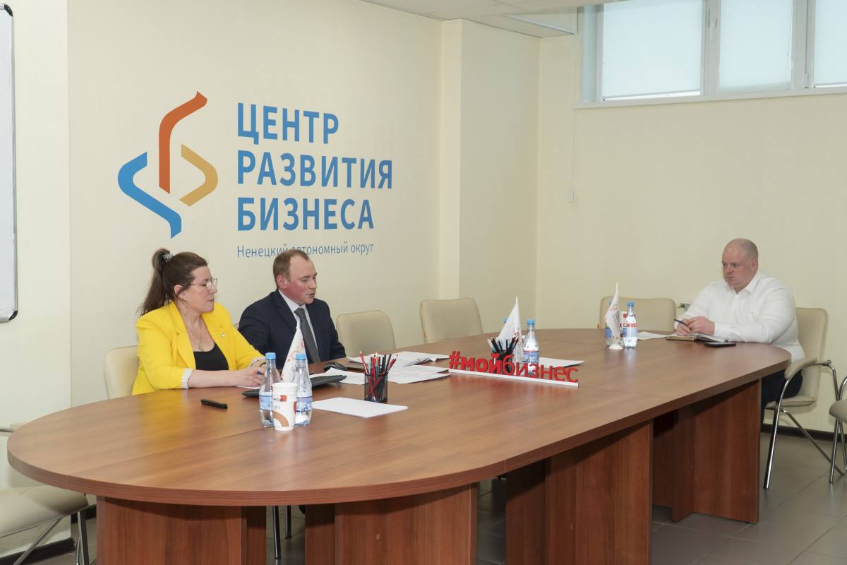 Представители УК рассказали о проблемах специалистам Департамента внутреннего контроля и надзора НАО