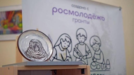 В библиотеке Нарьян-Мара при поддержке Росмолодёжи открыли художественную выставку