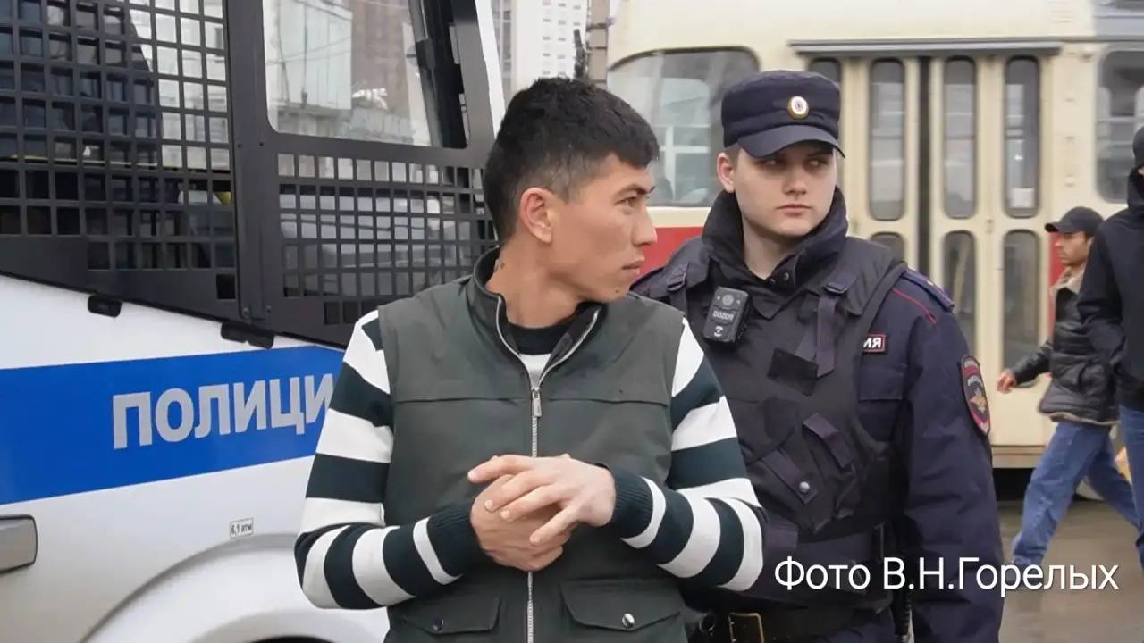 В Екатеринбурге в ходе очередного рейда полиция выявила 85 жителей, нарушающих миграционное законодательство