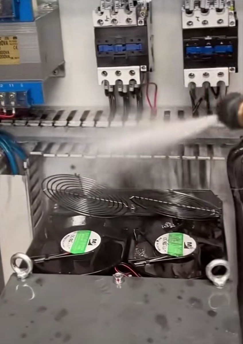 Как правильно мыть электрическое и электронное оборудование: основные правила и советы