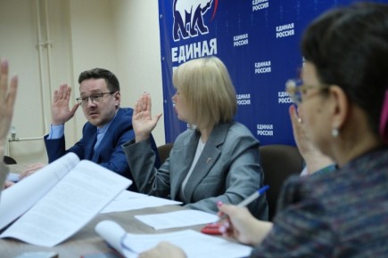 В НАО утверждены первые два кандидата для участия в предварительном голосовании «Единой России»