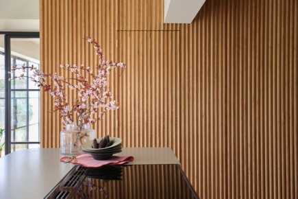 Рифленые стеновые панели: модный тренд или екатерининская классика?