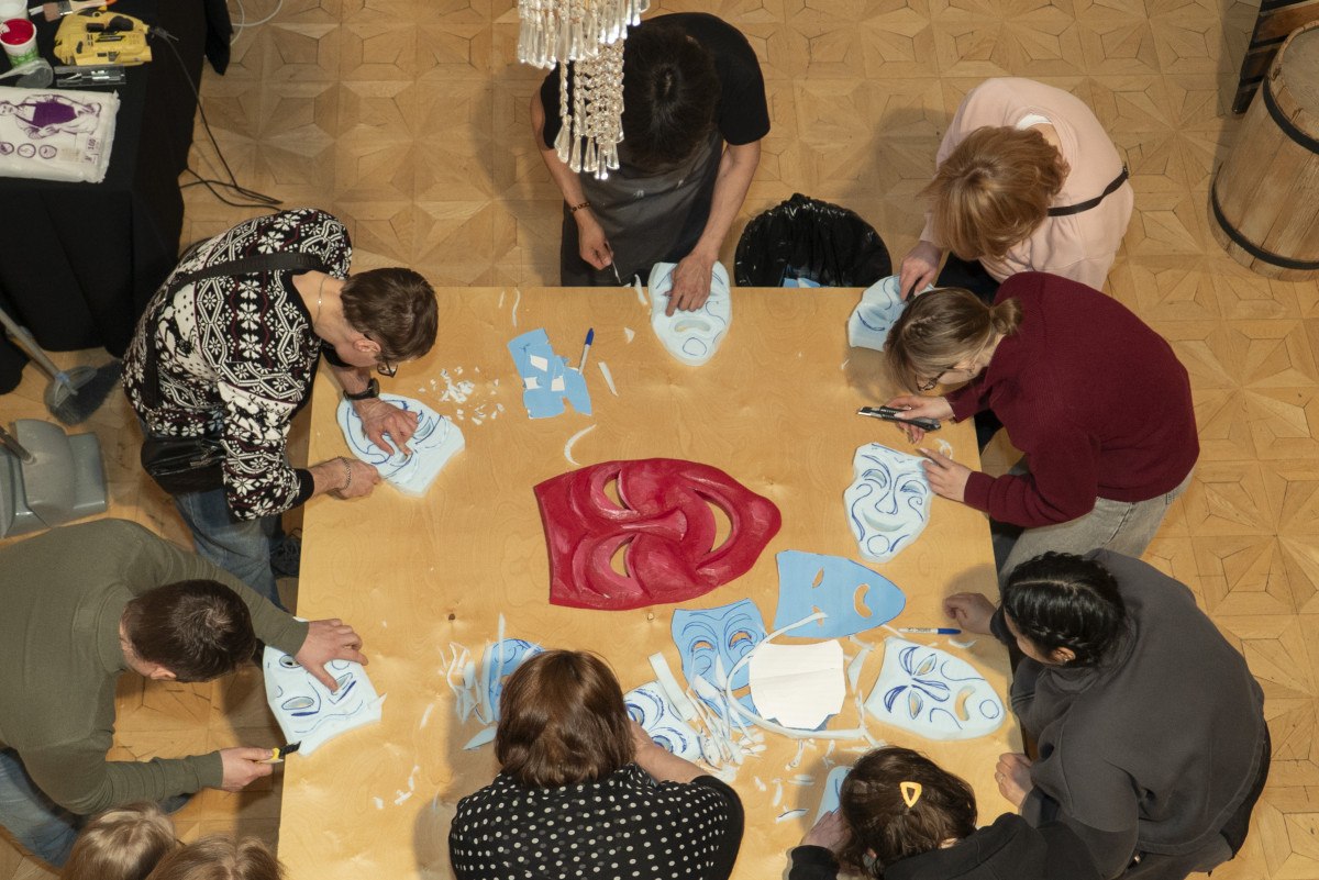 Нарьянмарцы впервые приняли участие в акции «Ночь театрального искусства» Нарьянмарцы впервые приняли участие в акции «Ночь театрального искусства»