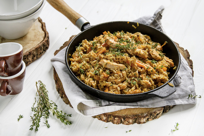 Как приготовить ароматный плов с курицей и морковью