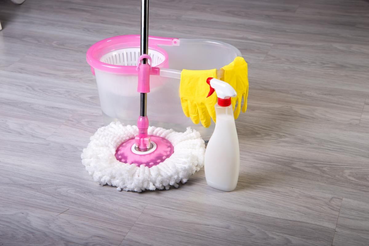 Как создать атмосферу свежести в доме: проверенные советы по улучшению запаха пола