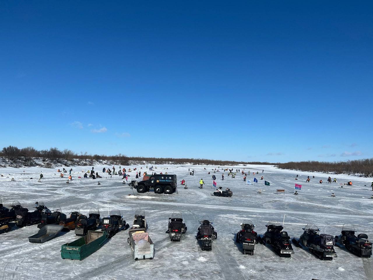 Зимняя рыбалка «Золото Печоры» в Великовисочном собрала более сотни участников Зимняя рыбалка «Золото Печоры» в Великовисочном собрала более сотни участников
