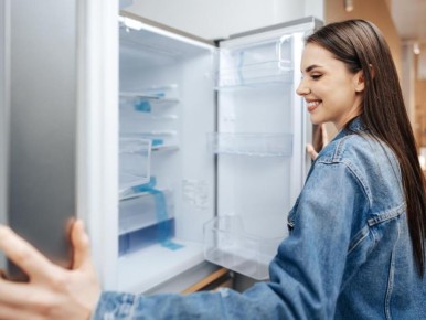 Забудьте о неприятном запахе из холодильника: роль дренажного отверстия