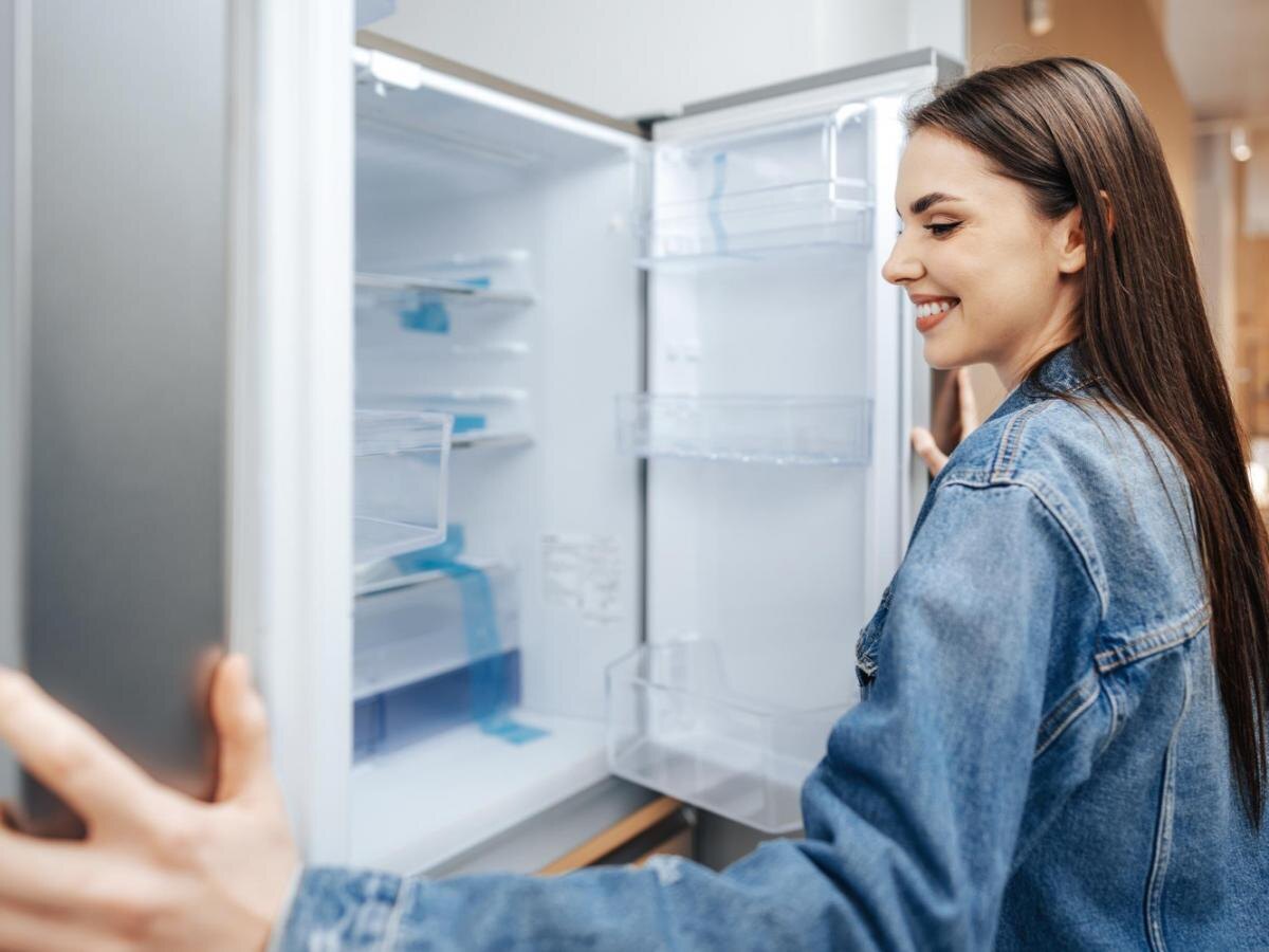Забудьте о неприятном запахе из холодильника: роль дренажного отверстия