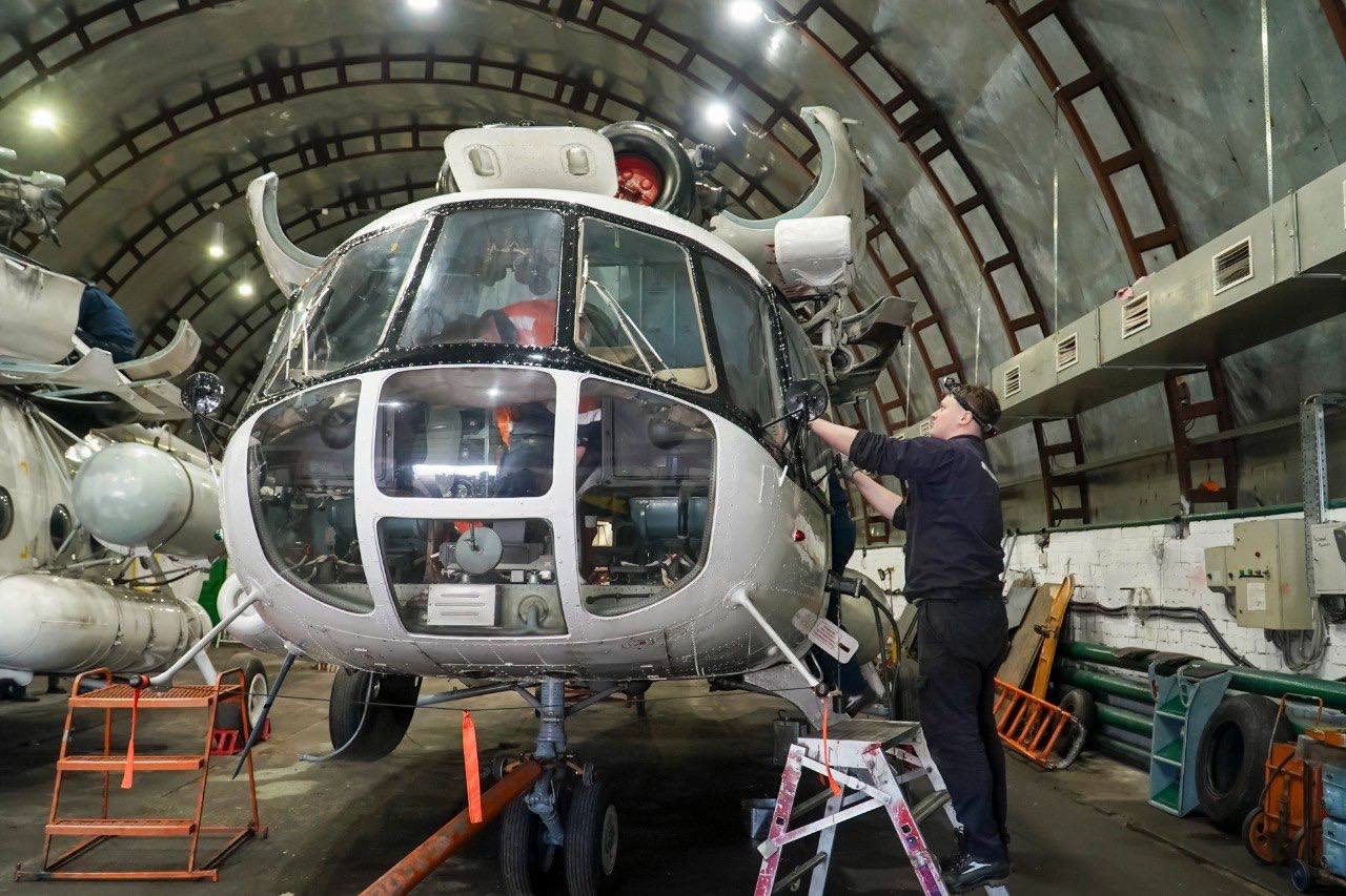 Сенаторы ознакомились с работой АО «Нарьян-Марский объединённый авиаотряд» Сенаторы ознакомились с работой АО «Нарьян-Марский объединённый авиаотряд»