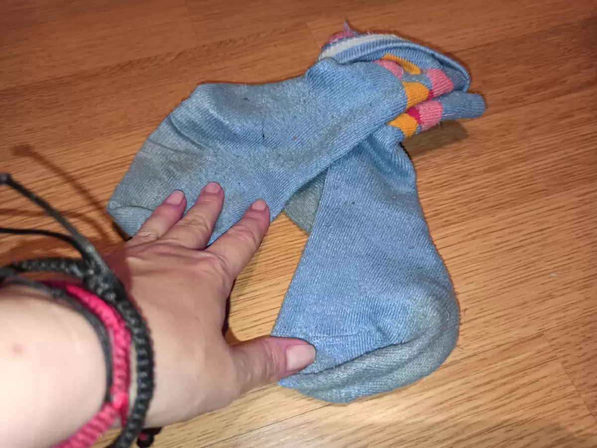 Как старые носки могут стать настоящими помощниками в доме и саду