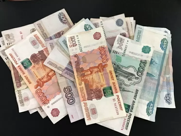 Зарплатные рекорды: пенсионные фонды и финансовые посредники на пике доходов