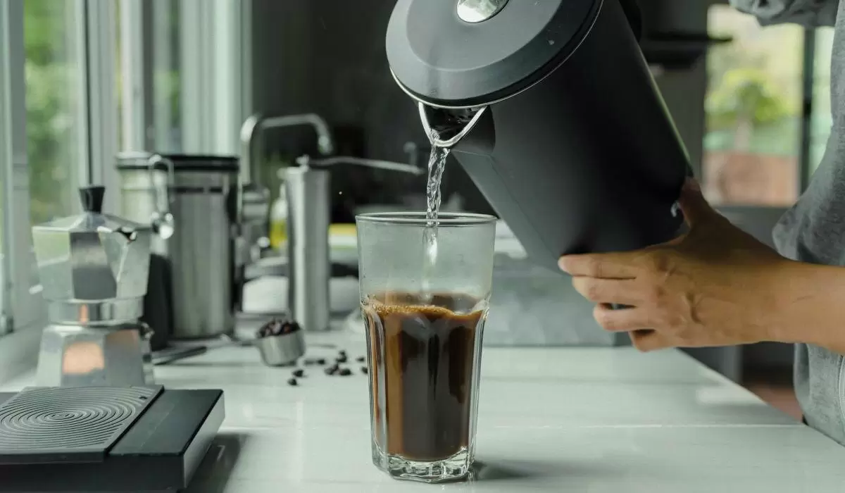 Как быстро и просто избавиться от накипи в чайнике: лимон vs уксус