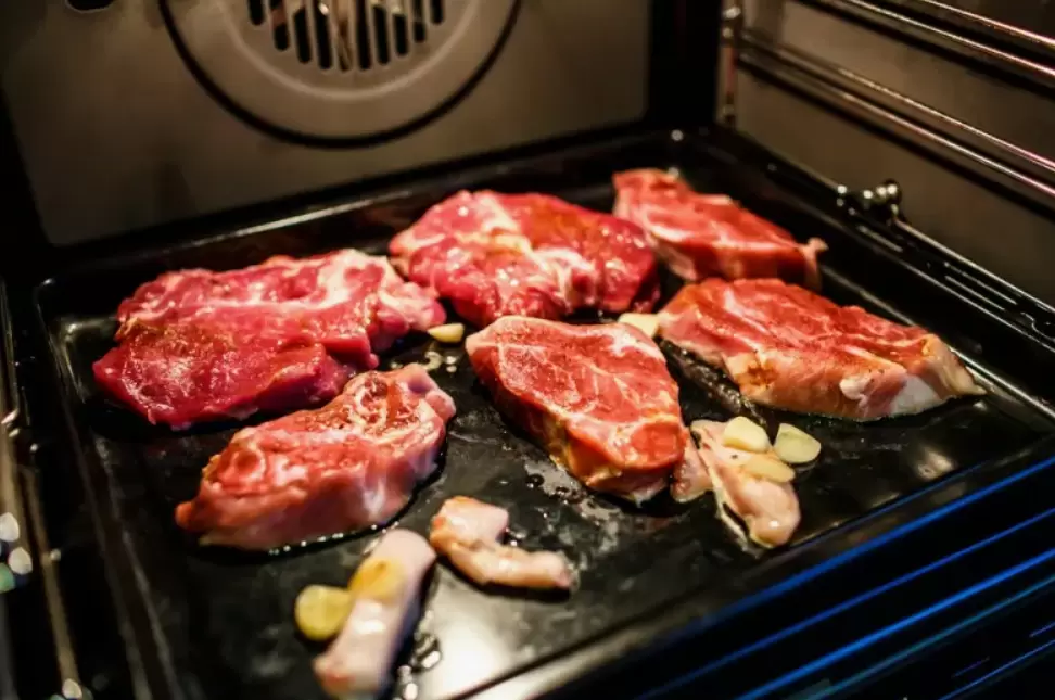 Мясо в духовке: где и как жарить для максимального вкуса