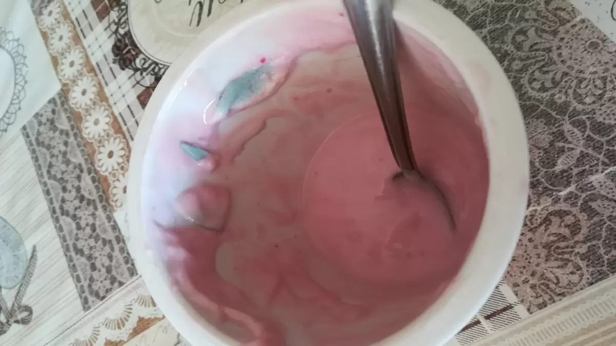 Что произойдет при употреблении просроченного йогурта? Основные риски и важные рекомендации