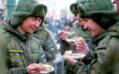 Как питаются солдаты в различных армиях мира: традиции и особенности