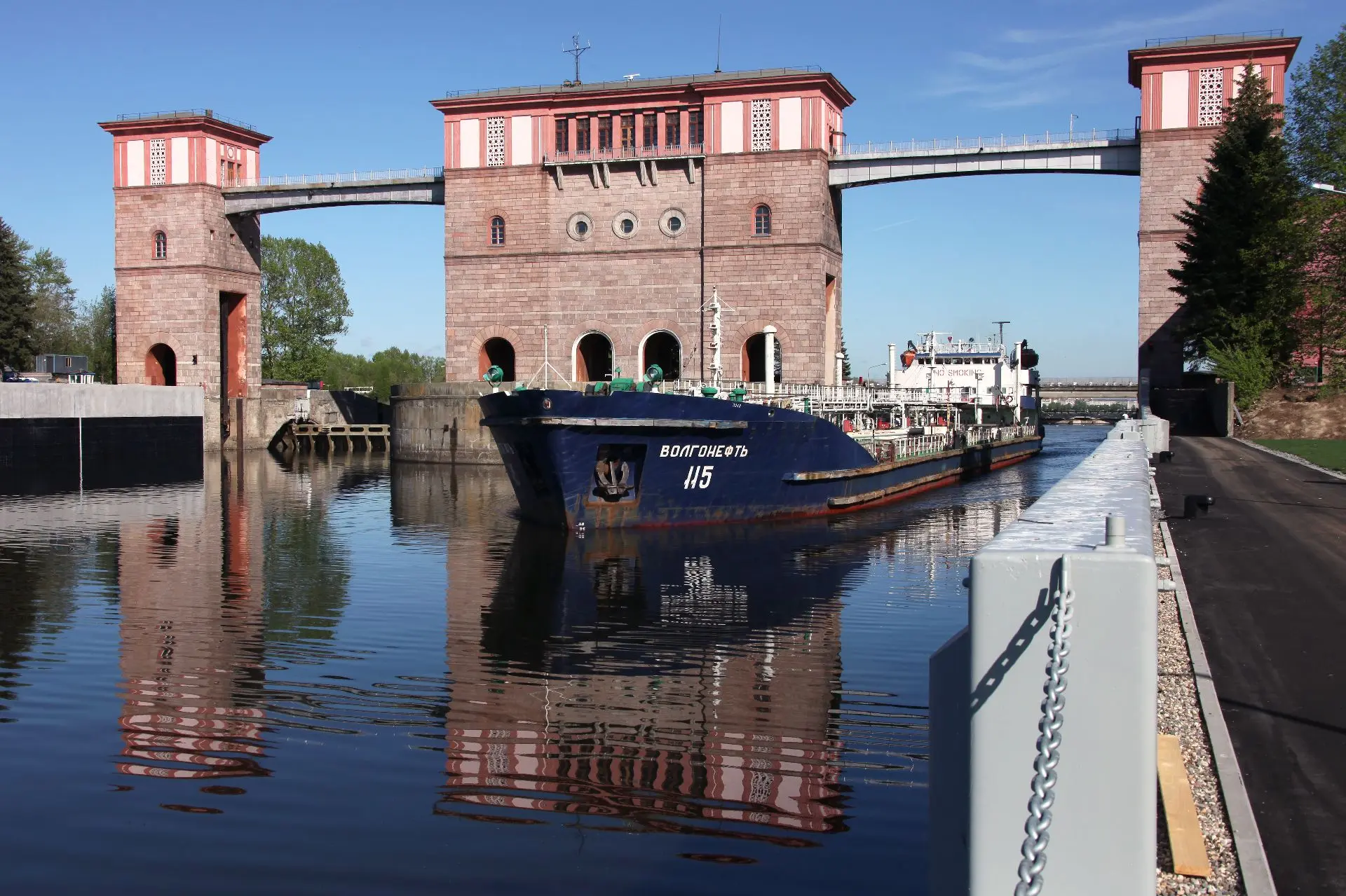 В связи с обращениями судоходных компаний и технической готовностью к временной эксплуатации Багаевского гидроузла Рыбинский шлюз начнёт свою работу 24 апреля В связи с обращениями судоходных компаний и технической готовностью к временной эксплуатации Багаевского гидроузла Рыбинский шлюз начнёт свою работу 24 апреля