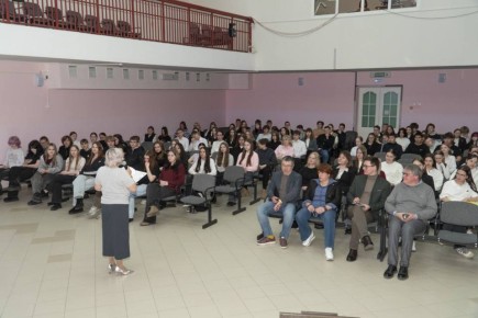Для старшеклассников Нарьян-Мара провели профориентационную встречу с представителем УГМУ
