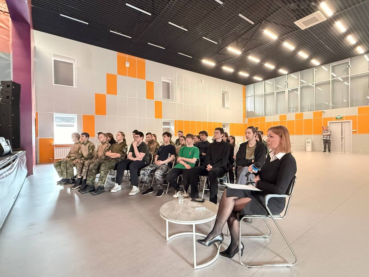 Космонавт Евгений Тарелкин пообщался с юными жителями Нарьян-Мара Космонавт Евгений Тарелкин пообщался с юными жителями Нарьян-Мара