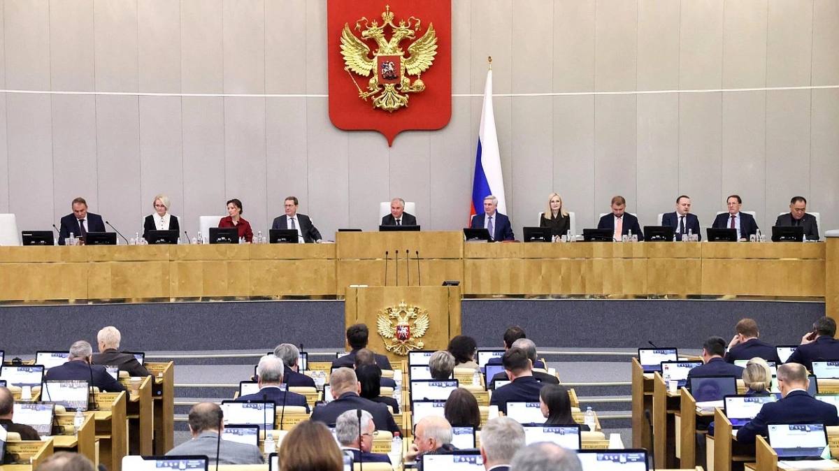 Госдума приняла закон об оплате проезда родственников к раненым росгвардейцам