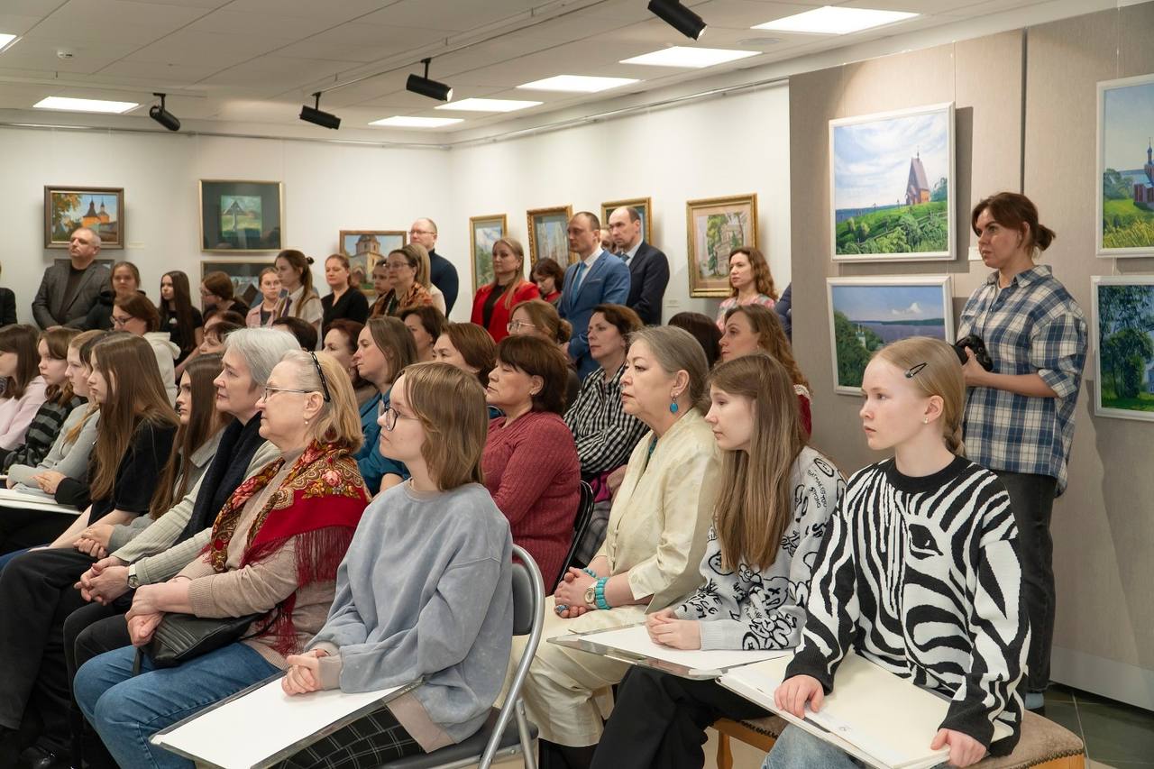 В выставочном зале ДК «Арктика» открылась выставка «Север Православный» В выставочном зале ДК «Арктика» открылась выставка «Север Православный»