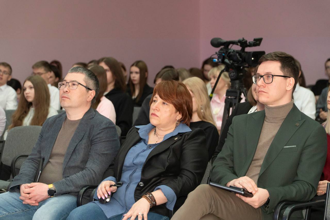 Для старшеклассников Нарьян-Мара провели профориентационную встречу с представителем УГМУ Для старшеклассников Нарьян-Мара провели профориентационную встречу с представителем УГМУ