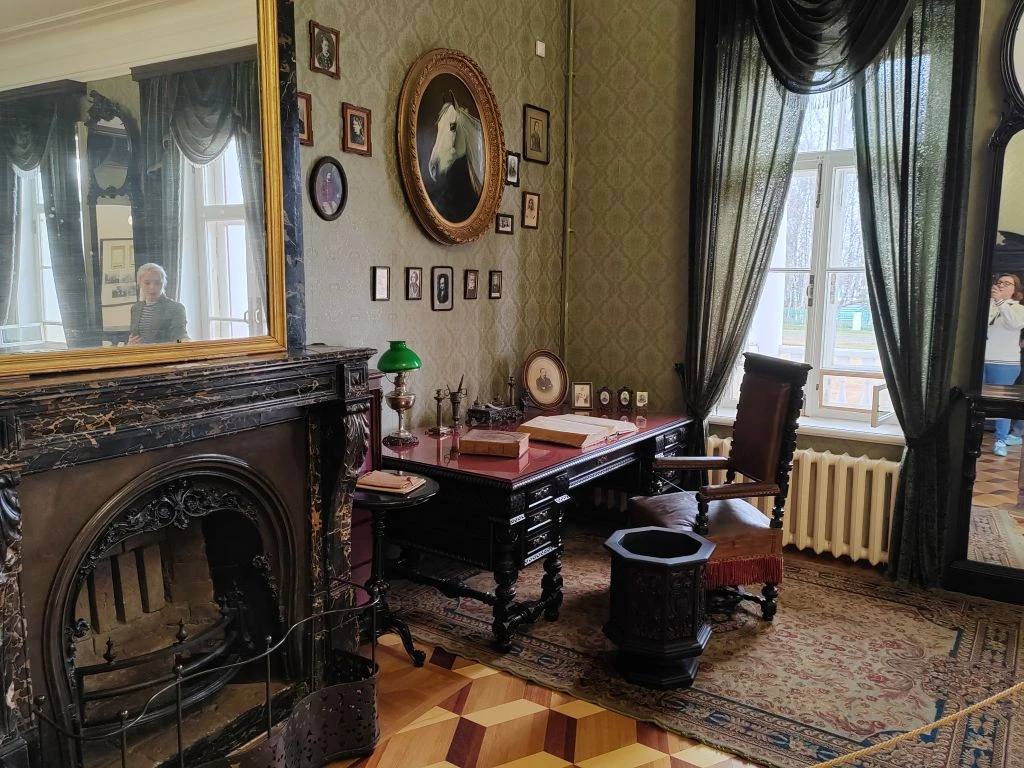 Зачем ехать в Ярославль: Карабиха — место силы Николая Некрасова Зачем ехать в Ярославль: Карабиха — место силы Николая Некрасова