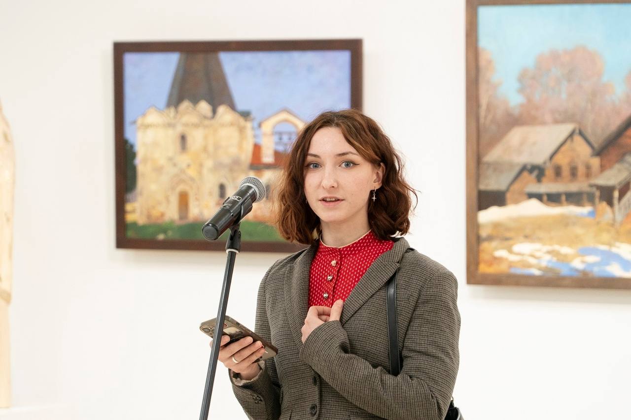 В выставочном зале ДК «Арктика» открылась выставка «Север Православный» В выставочном зале ДК «Арктика» открылась выставка «Север Православный»