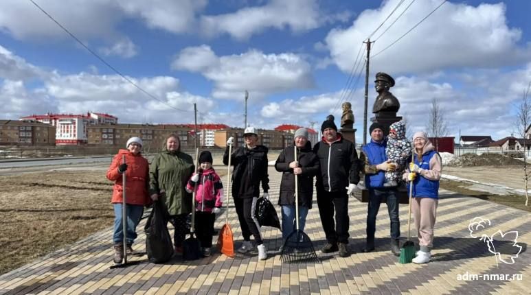 Жители Нарьян-Мара проводят весенние субботники Жители Нарьян-Мара проводят весенние субботники