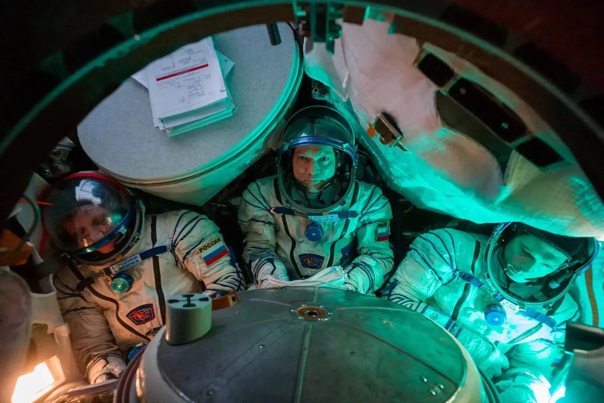 Космос начинается с команды Космос начинается с команды