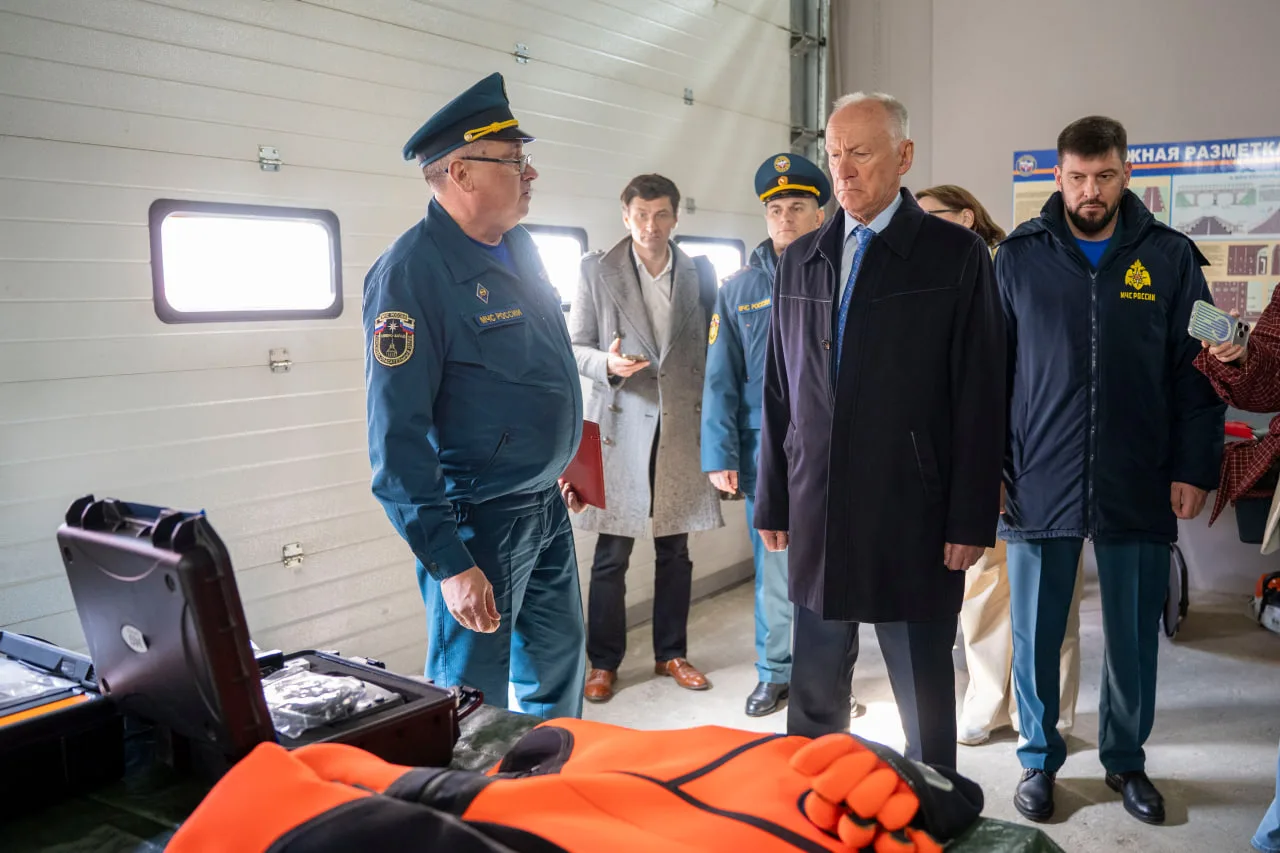 В НАО прибыл помощник Президента России, председатель Морской коллегии РФ Николай Патрушев В НАО прибыл помощник Президента России, председатель Морской коллегии РФ Николай Патрушев