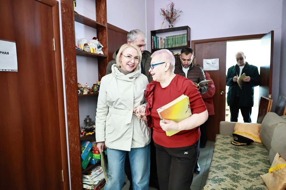 Губернатор НАО Ирина Гехт с рабочей поездкой посетила Амдерму и Варнек Губернатор НАО Ирина Гехт с рабочей поездкой посетила Амдерму и Варнек