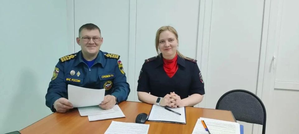 Безопасное лето - 2026. Роман Стрелков, старший государственный инспектор по маломерным судам центра ГИМС МЧС России, принял участие в традиционном региональном родительском собрании Безопасное лето - 2026. Роман Стрелков, старший государственный инспектор по маломерным судам центра ГИМС МЧС России, принял участие в традиционном региональном родительском собрании