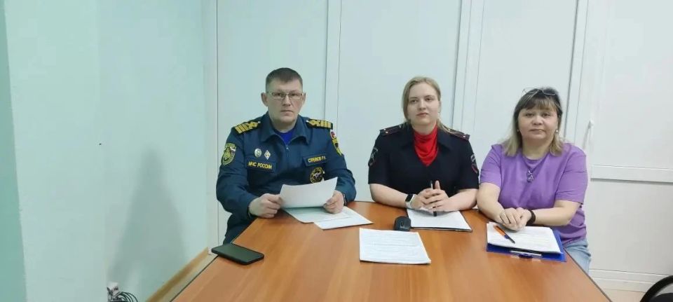 Безопасное лето - 2026. Роман Стрелков, старший государственный инспектор по маломерным судам центра ГИМС МЧС России, принял участие в традиционном региональном родительском собрании Безопасное лето - 2026. Роман Стрелков, старший государственный инспектор по маломерным судам центра ГИМС МЧС России, принял участие в традиционном региональном родительском собрании