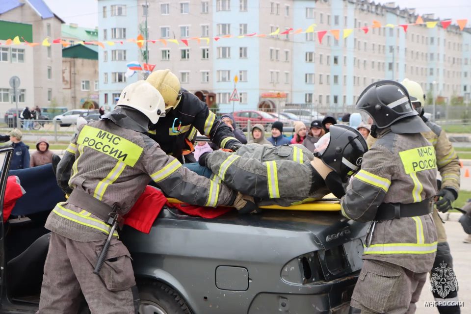 Показательные выступления на площади Марад' Сей Показательные выступления на площади Марад' Сей