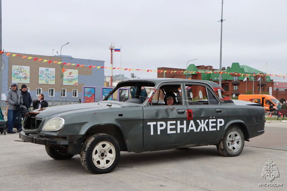 Показательные выступления на площади Марад' Сей Показательные выступления на площади Марад' Сей