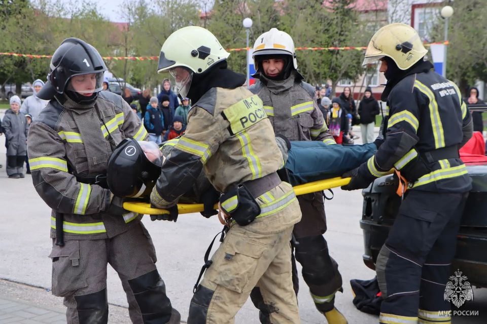 Показательные выступления на площади Марад' Сей Показательные выступления на площади Марад' Сей