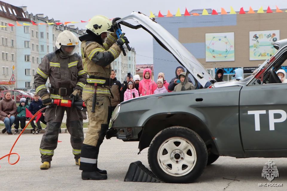 Показательные выступления на площади Марад' Сей Показательные выступления на площади Марад' Сей