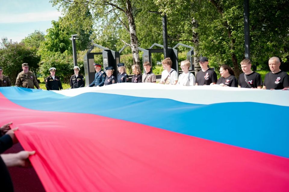 Ветеран следственного управления принял участие в торжественном мероприятии, посвященном Дню России Ветеран следственного управления принял участие в торжественном мероприятии, посвященном Дню России