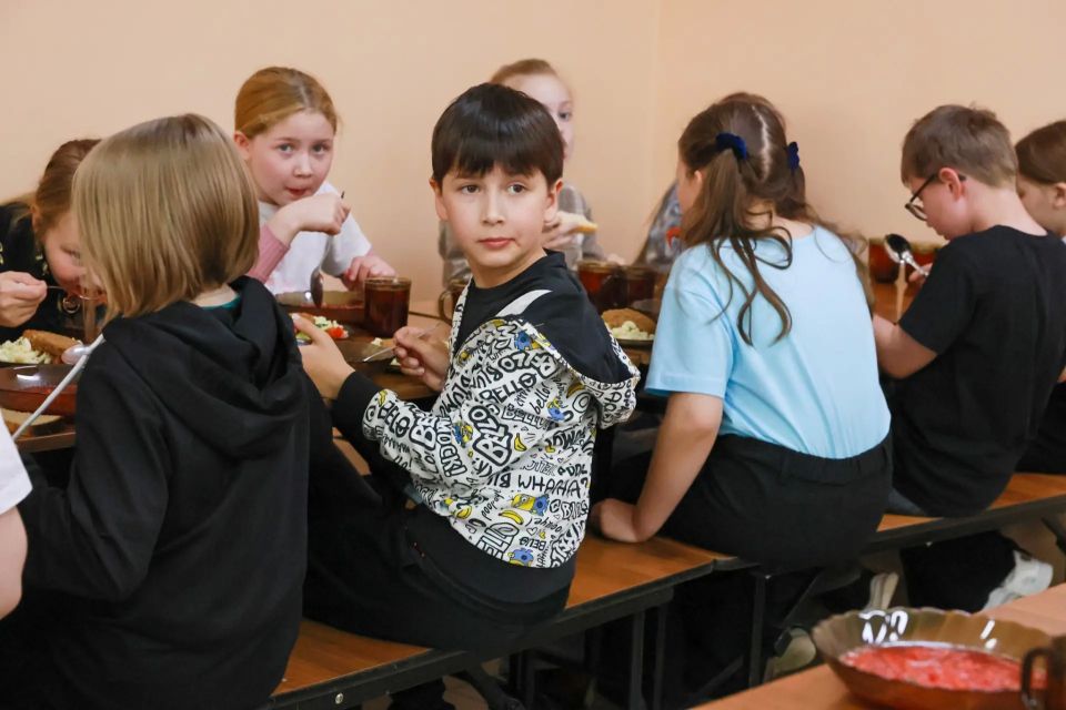 Власти НАО увеличили финансирование на организацию питания детей на летних площадках Власти НАО увеличили финансирование на организацию питания детей на летних площадках