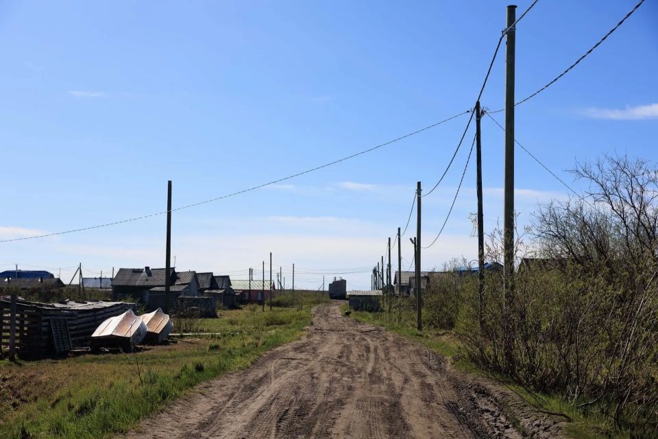 Реконструкцию ЛЭП в Нельмином Носе подрячик обещает завершить до конца июня Реконструкцию ЛЭП в Нельмином Носе подрячик обещает завершить до конца июня