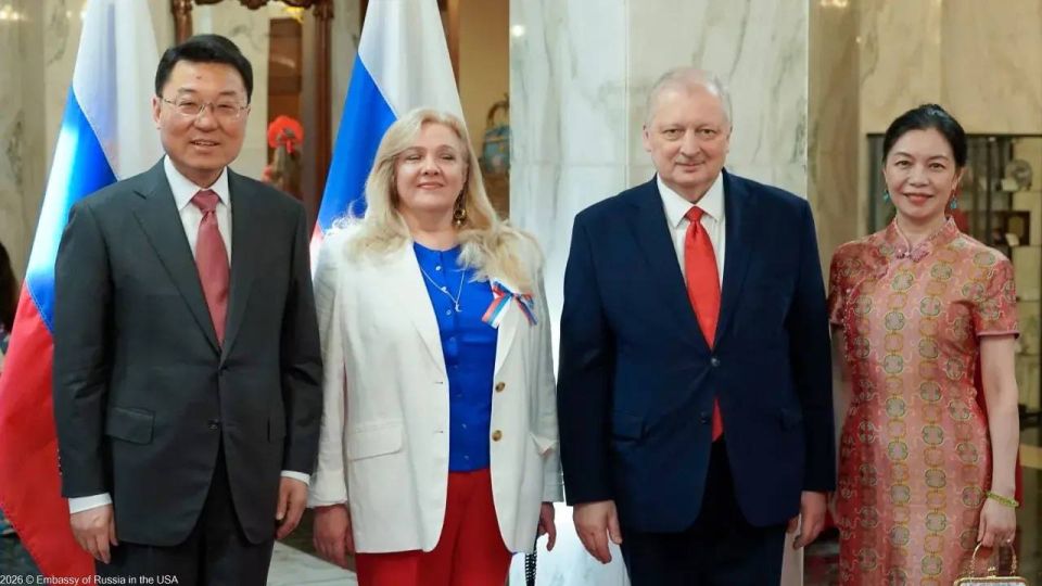Посольство России в США:. 11 июня в Посольстве состоялся приём по случаю Дня России с участием многочисленных гостей, включая представителей Белого дома и Государственного департамента, глав и сотрудников дипломатических... Посольство России в США:. 11 июня в Посольстве состоялся приём по случаю Дня России с участием многочисленных гостей, включая представителей Белого дома и Государственного департамента, глав и сотрудников дипломатических...