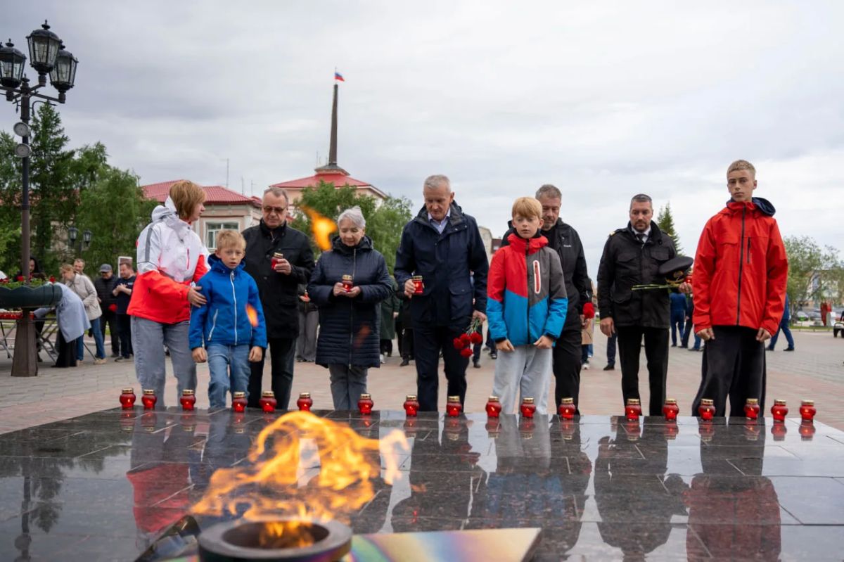 В День памяти и скорби в НАО зажгли «Свечи памяти» В День памяти и скорби в НАО зажгли «Свечи памяти»