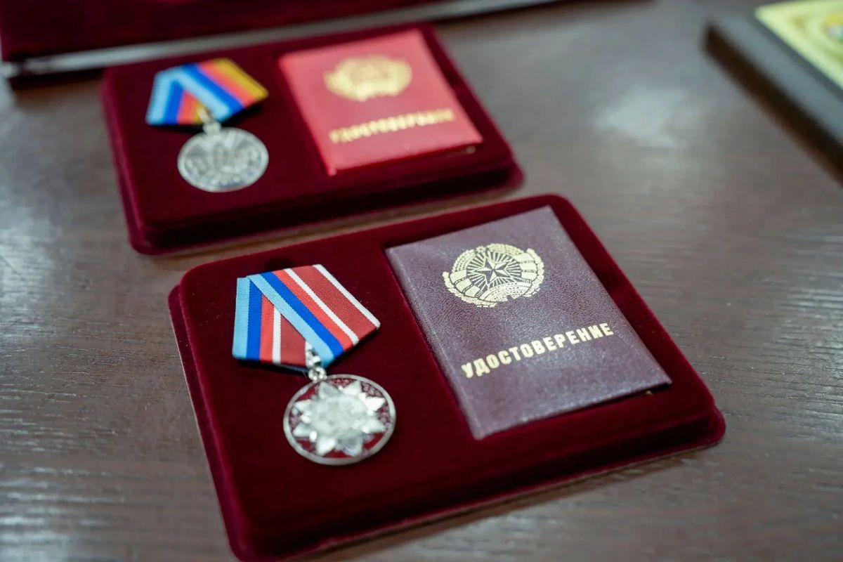 Ирина Гехт: В День образования округа вручать награды нашим военнослужащим — особая честь Ирина Гехт: В День образования округа вручать награды нашим военнослужащим — особая честь