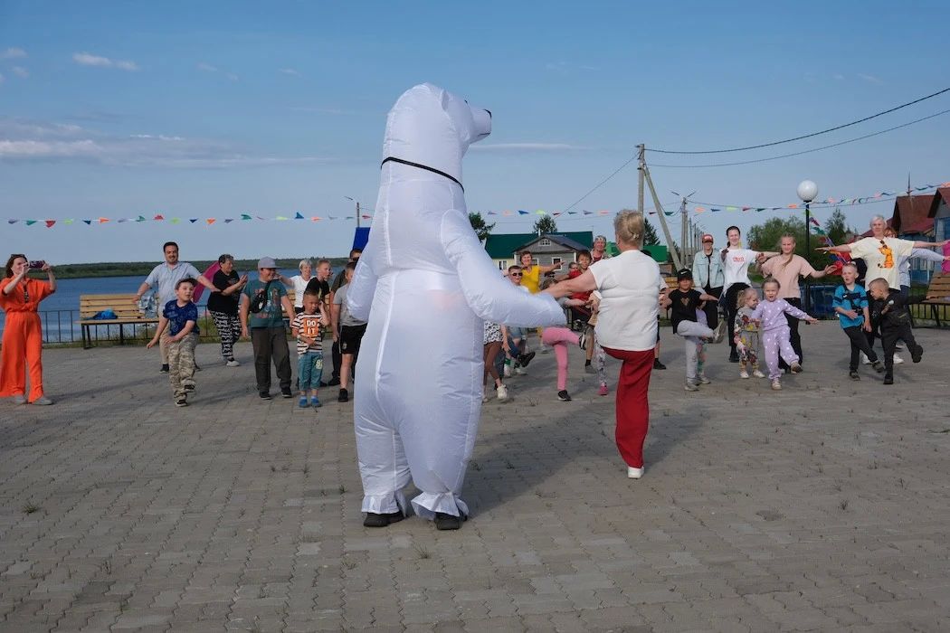 Эстафету фестиваля «Тёплого лета в Заполярье» приняли в Тельвиске Эстафету фестиваля «Тёплого лета в Заполярье» приняли в Тельвиске