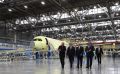 Владимир Путин осмотрел новый пассажирский самолет МС-21-310